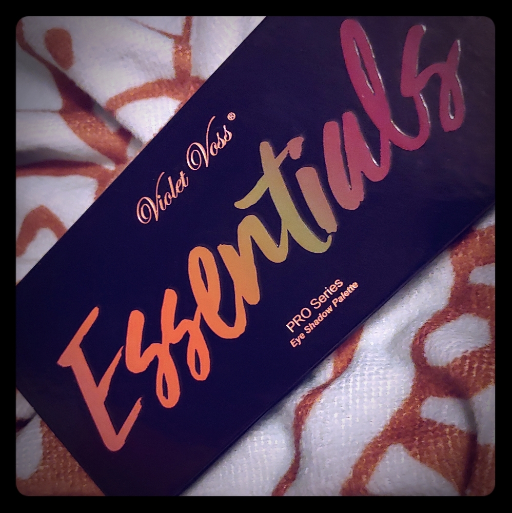 Violet Voss Essentials Eyeshadow Palette